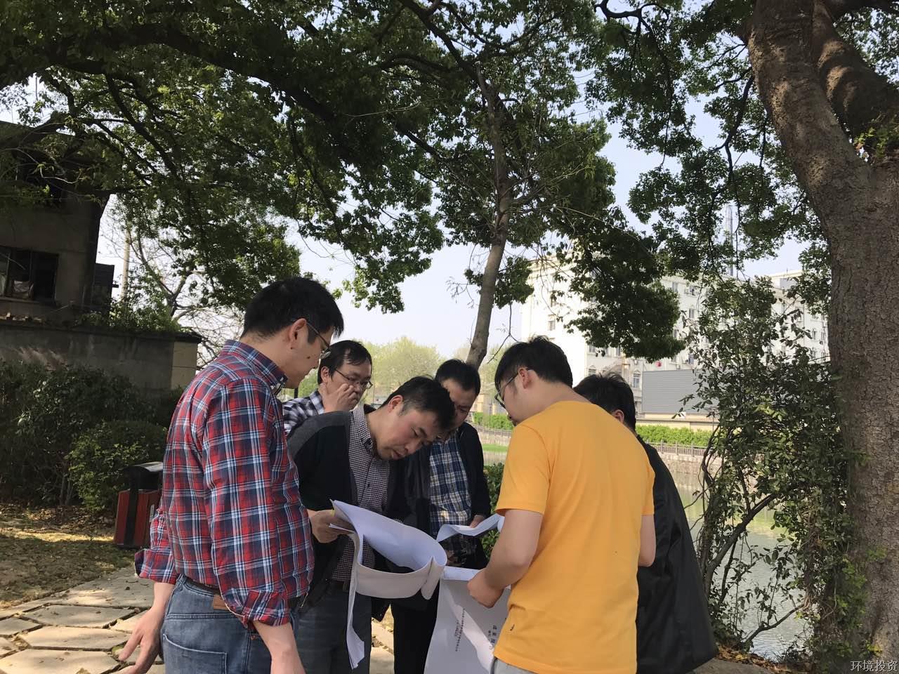 2）蹲点调研劣V类水剿灭战沿线河路.jpg